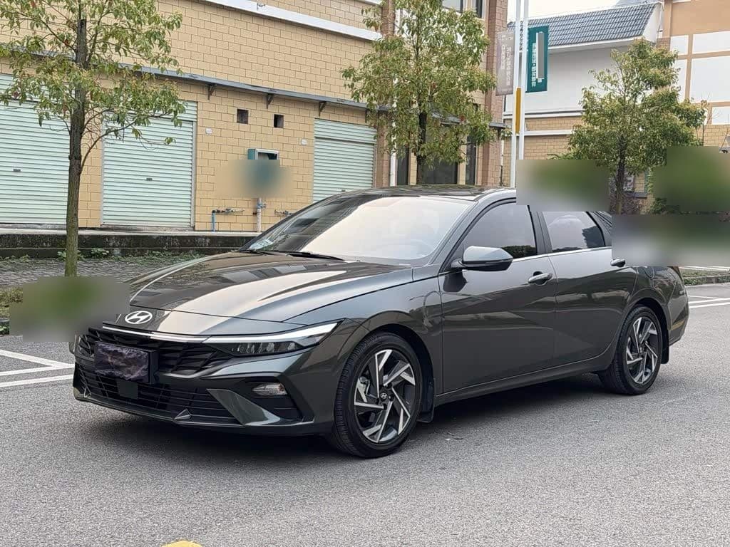 2023 Hyundai Elantra front exterior