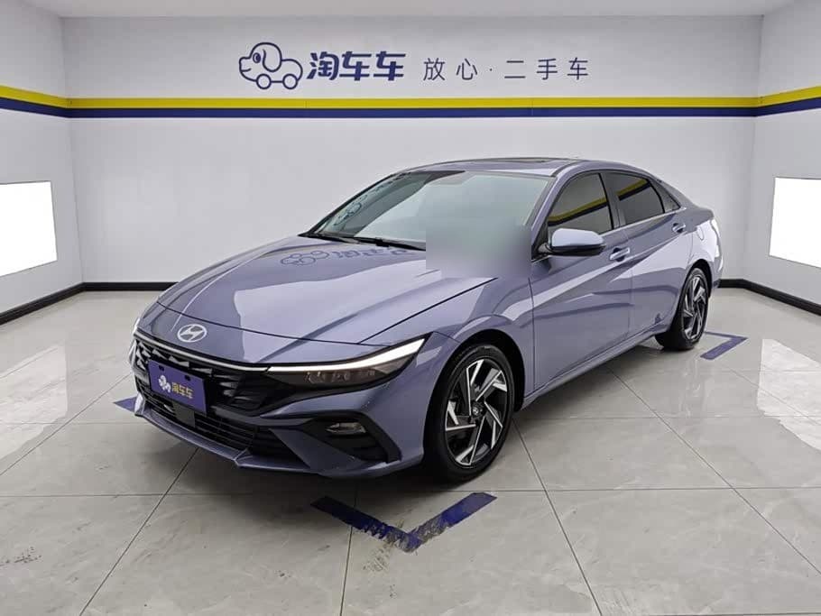 2023 Hyundai Elantra front exterior