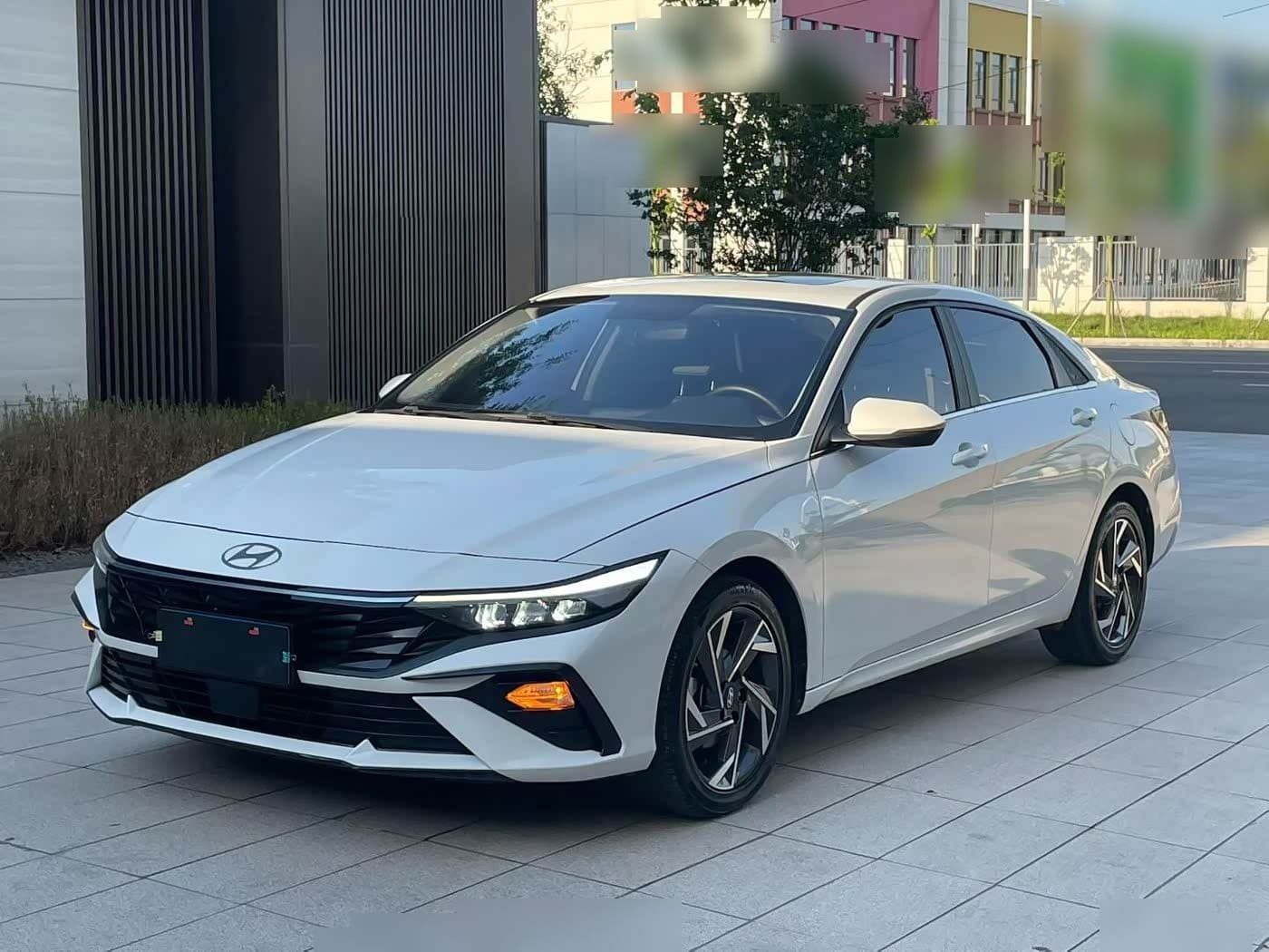 2023 Hyundai Elantra front exterior