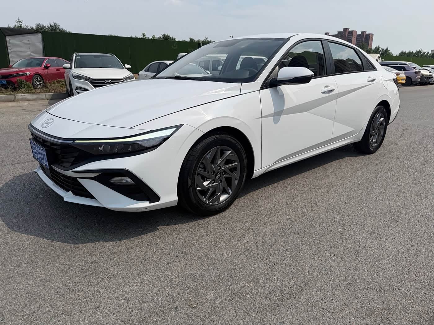 2023 Hyundai Elantra front exterior