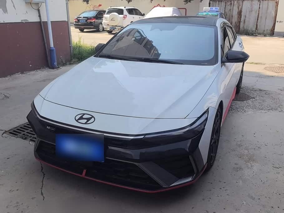 2023 Hyundai Elantra front exterior