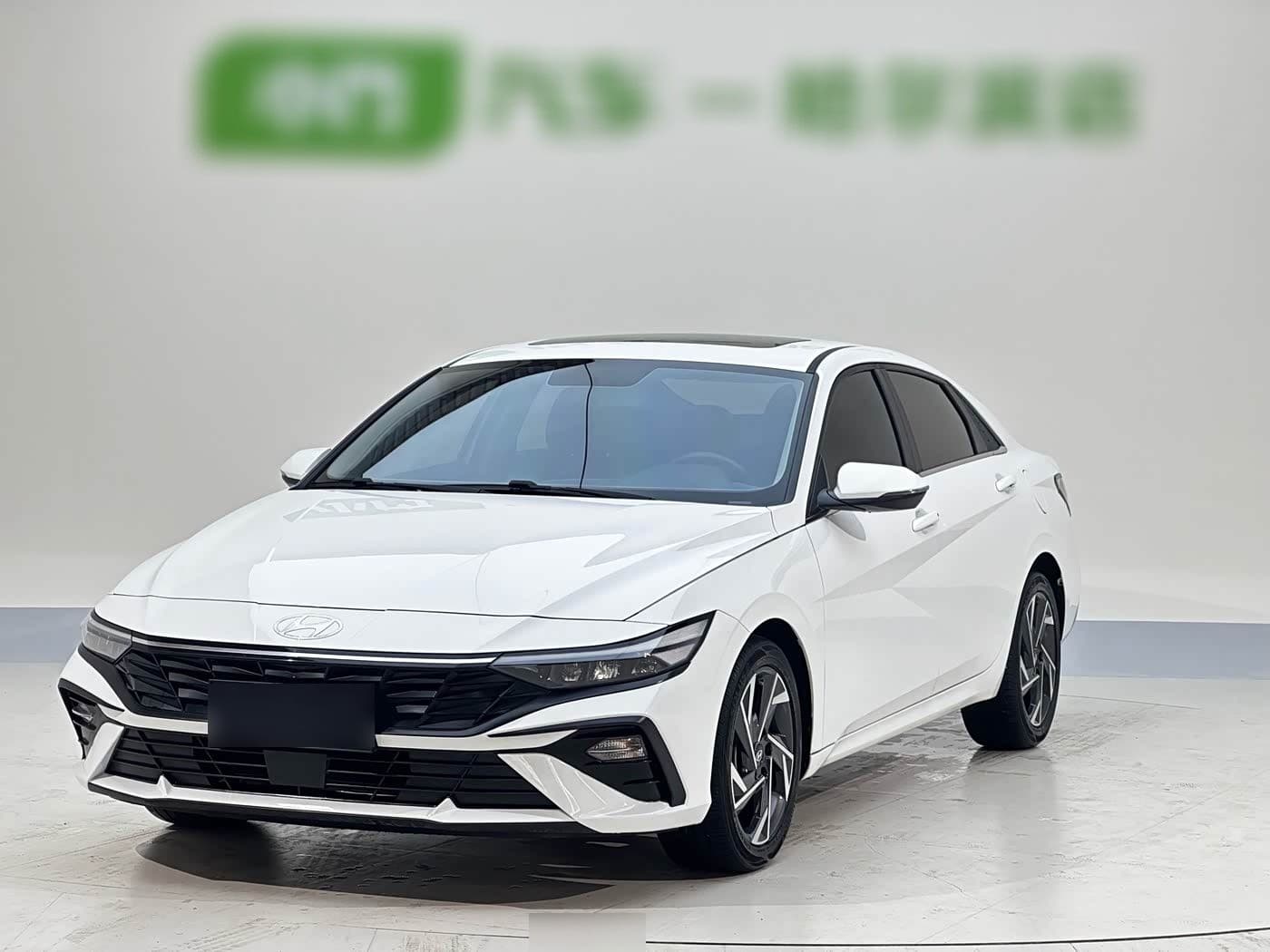 2023 Hyundai Elantra front exterior