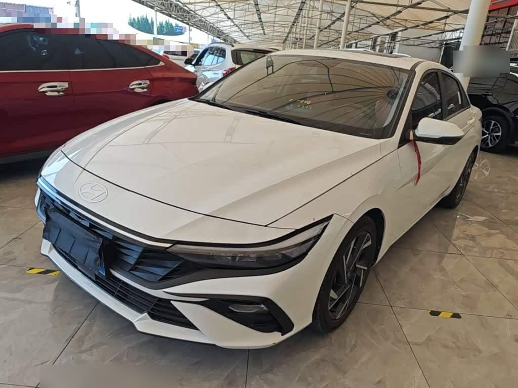 2023 Hyundai Elantra front exterior