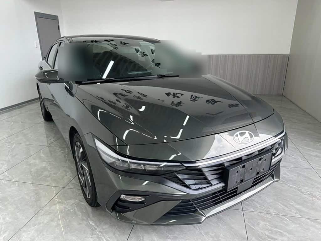 2023 Hyundai Elantra front exterior