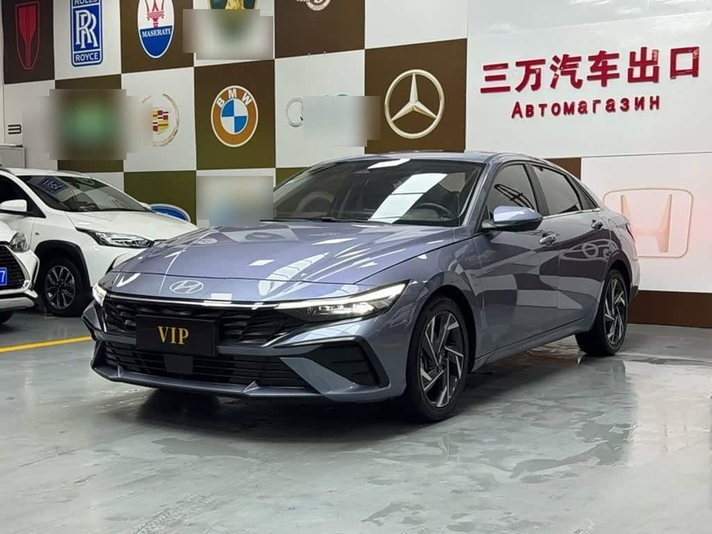 2023 Hyundai Elantra front exterior