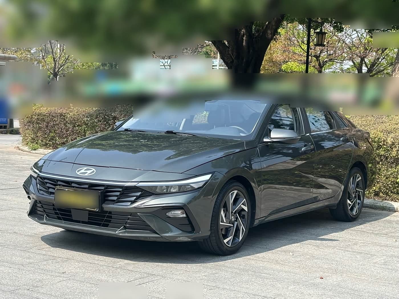 2023 Hyundai Elantra front exterior