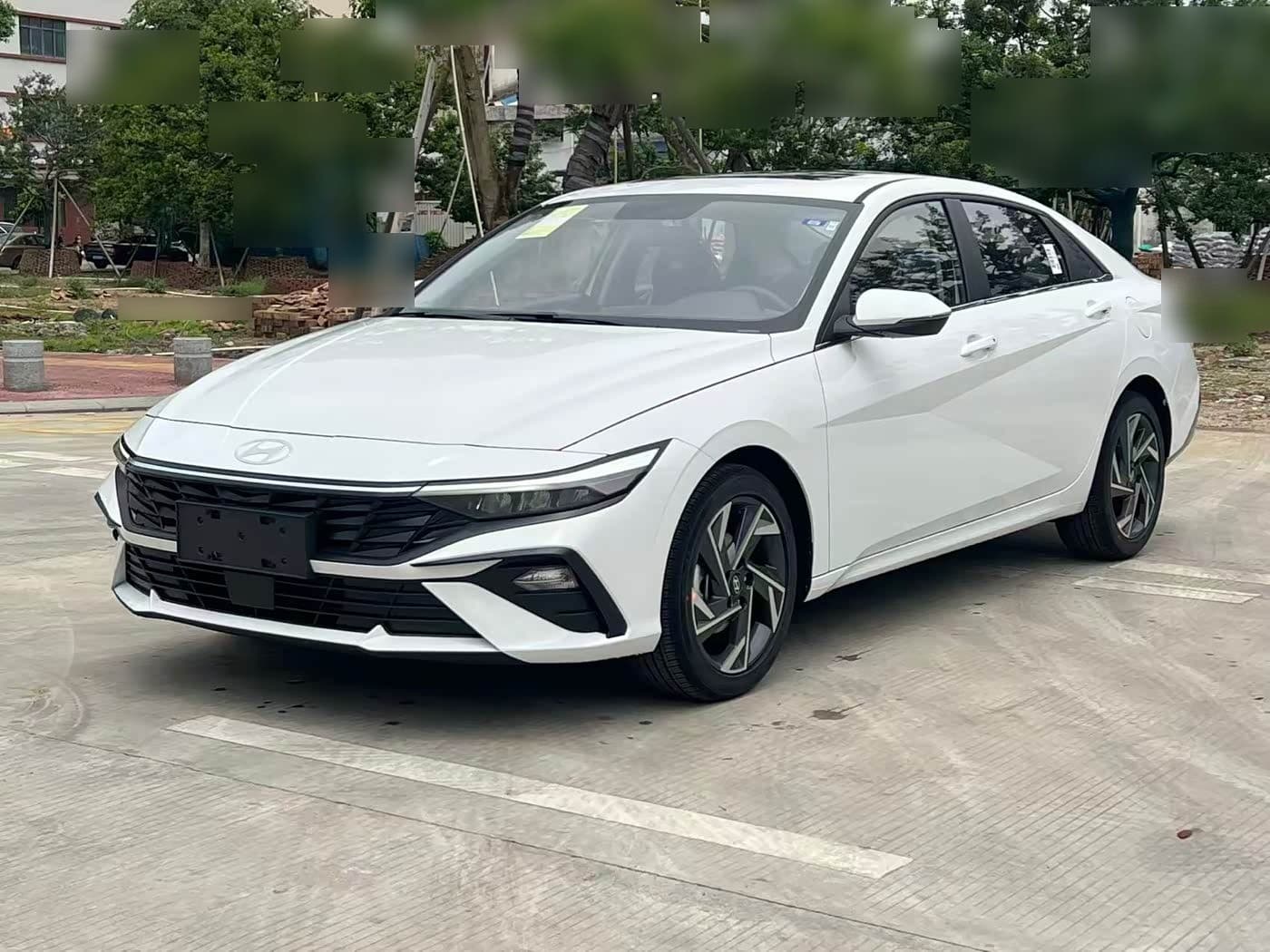2023 Hyundai Elantra front exterior