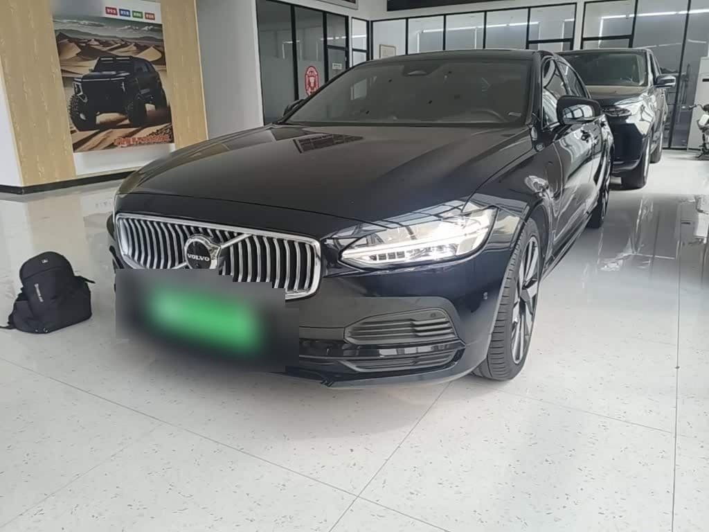 2023 Volvo S90 Plug-in Hybrid
