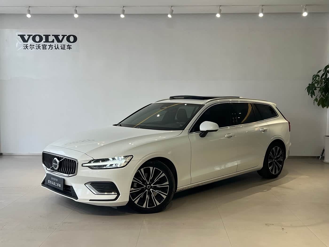 2022 Volvo V60