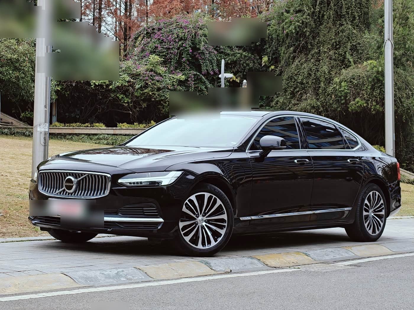 2022 Volvo S90 Plug-in Hybrid
