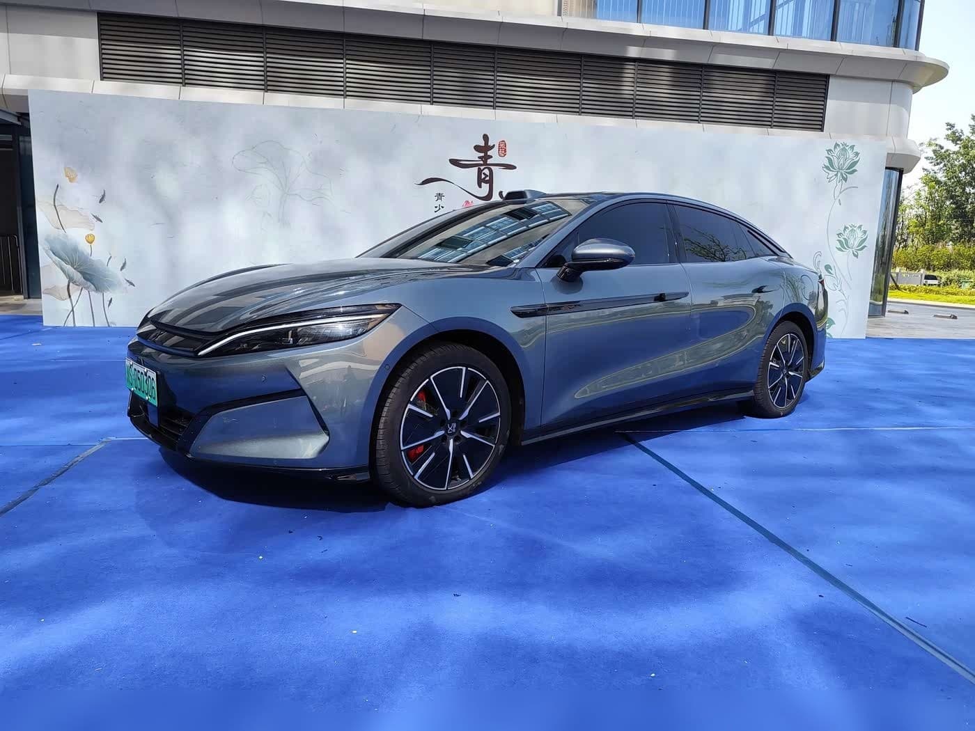 2025 BYD Han L front exterior