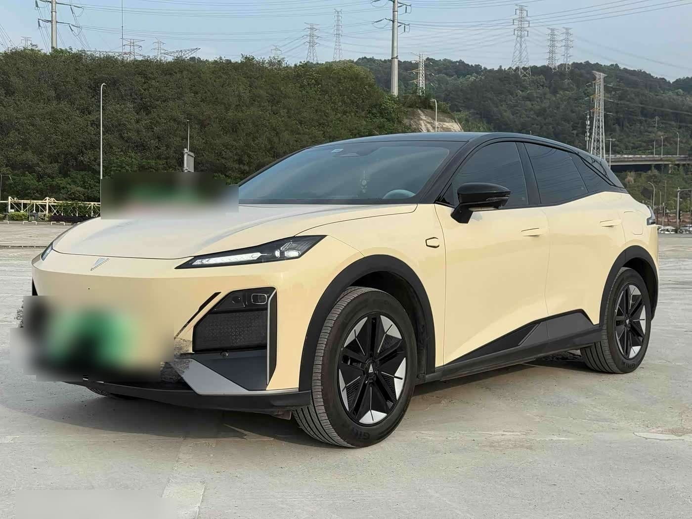 2023 Deepal S07 front exterior
