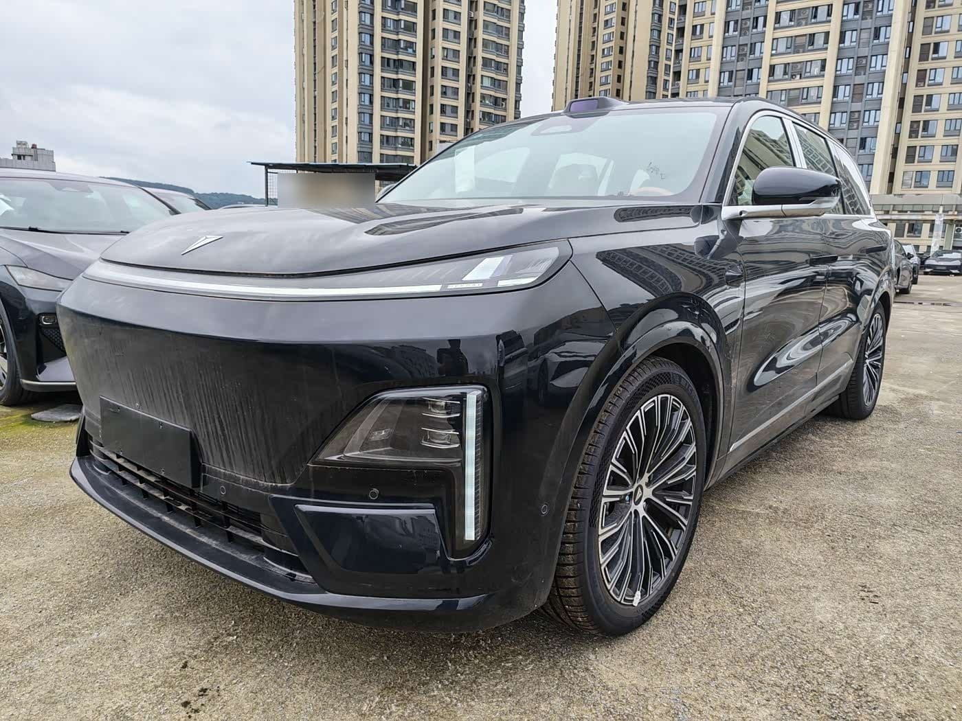 2025 Deepal Deep Blue S09 front exterior