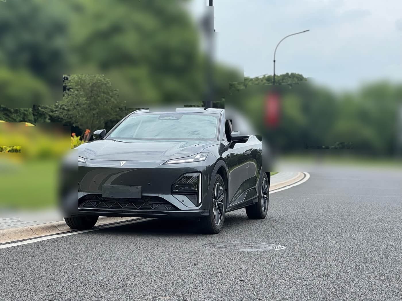 2025 Deepal S07 front exterior