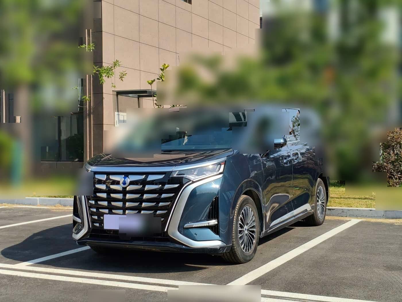 2024 Denza D9 front exterior