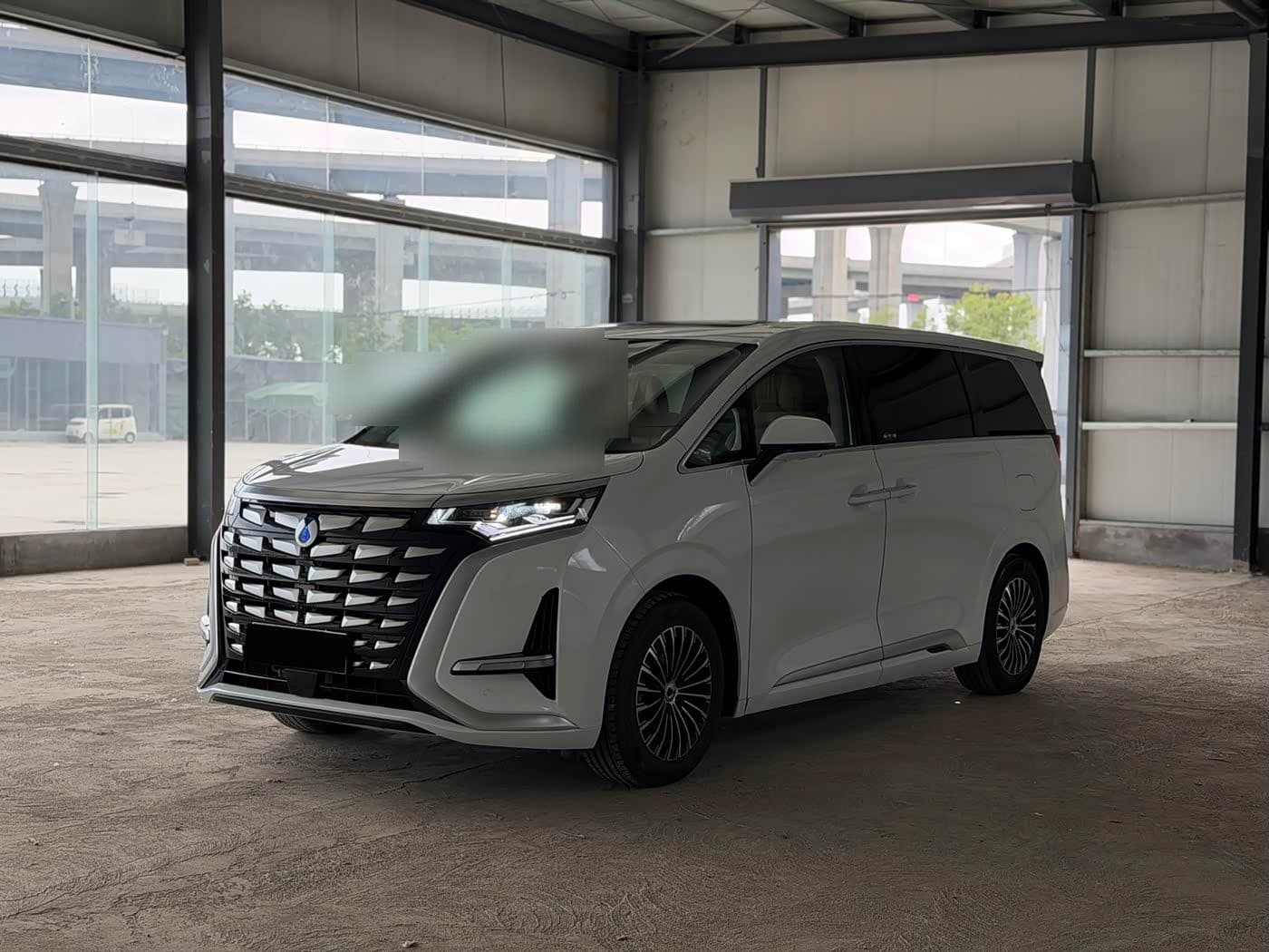 2024 Denza D9 front exterior