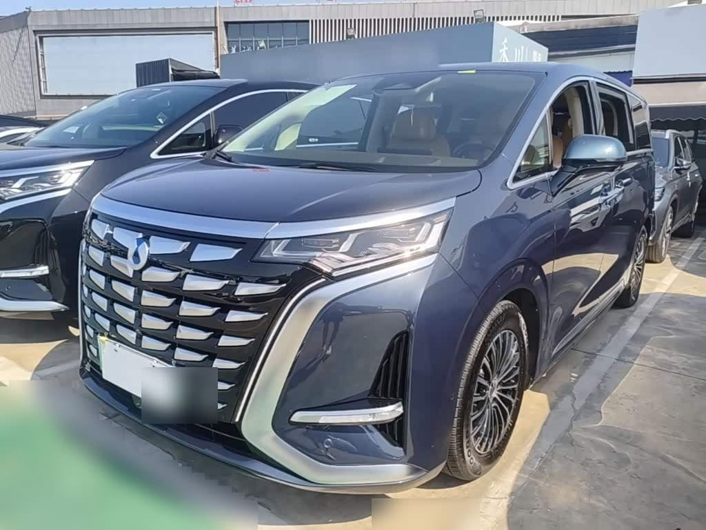 2024 Denza D9 front exterior