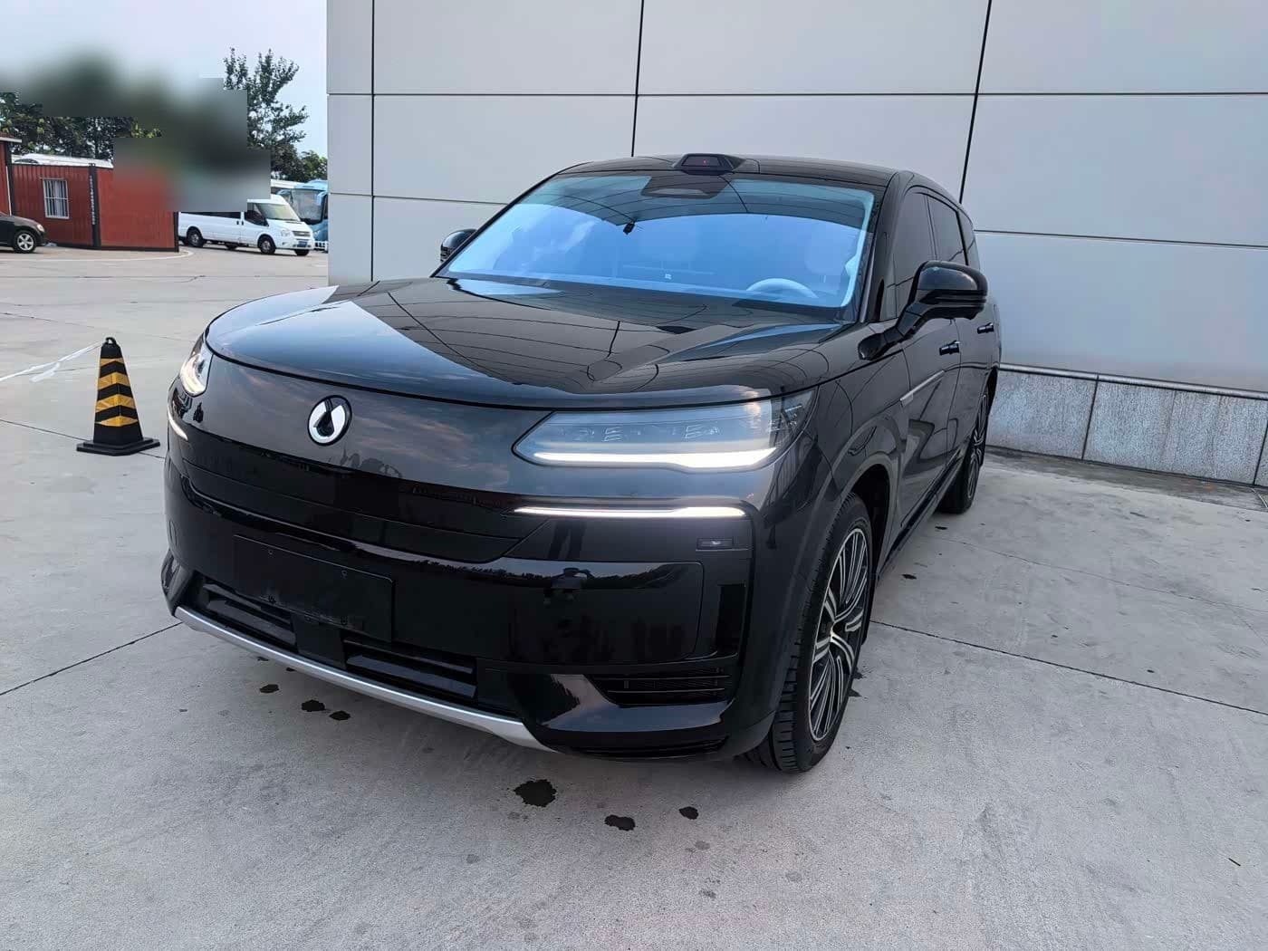 2025 Denza N9 front exterior