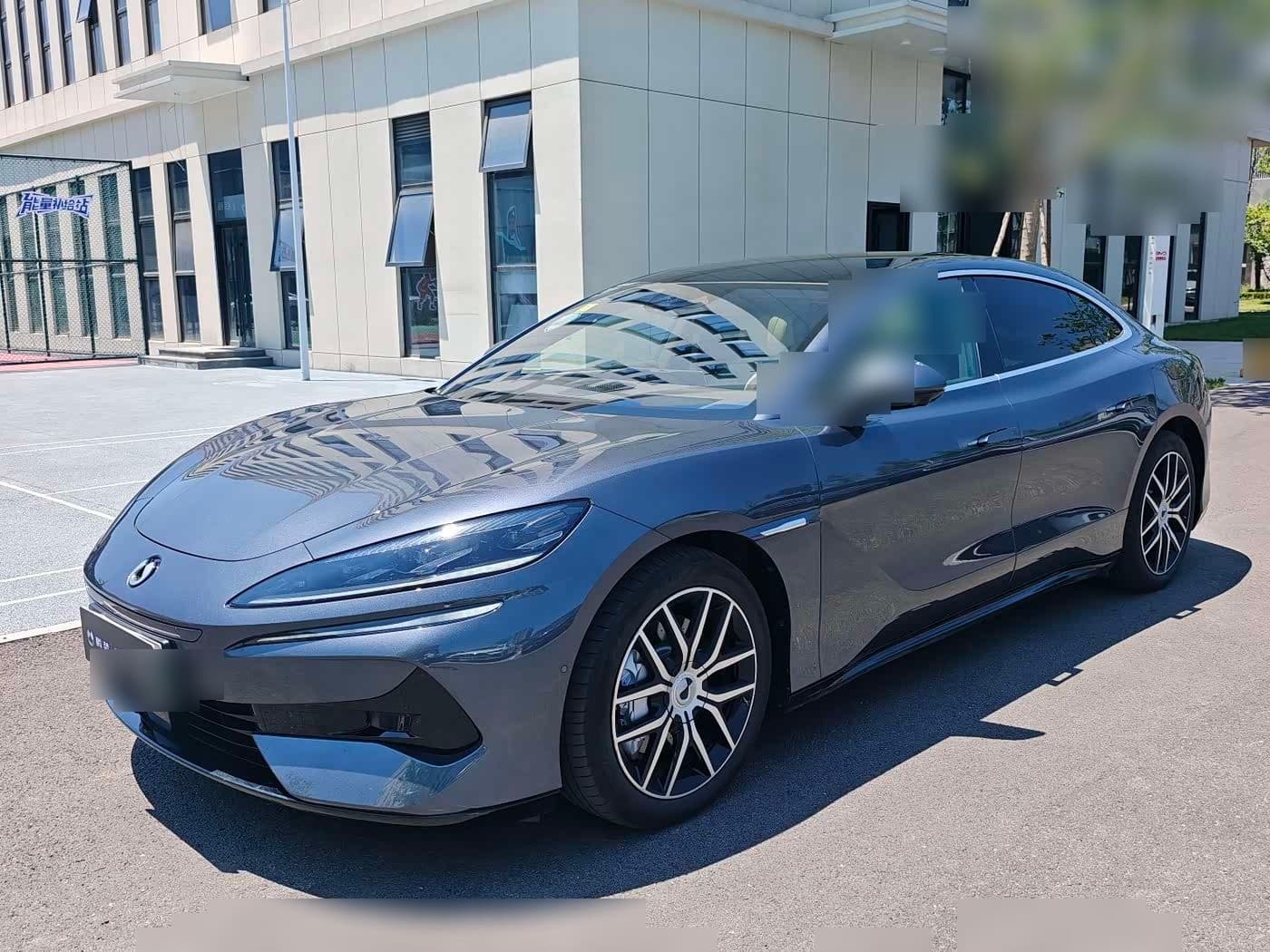 2024 Denza Z9 front exterior
