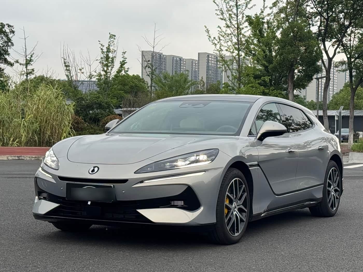 2024 Denza Z9GT front exterior