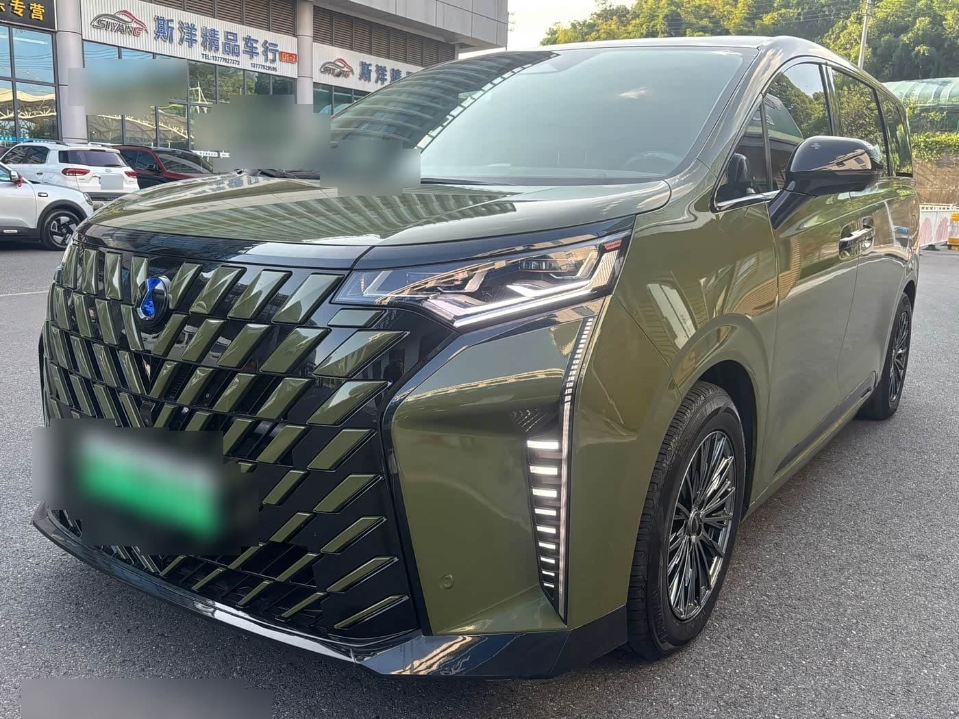 2023 Denza D9 front exterior