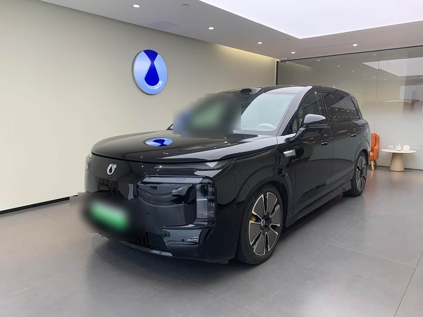 2025 Denza N8L front exterior