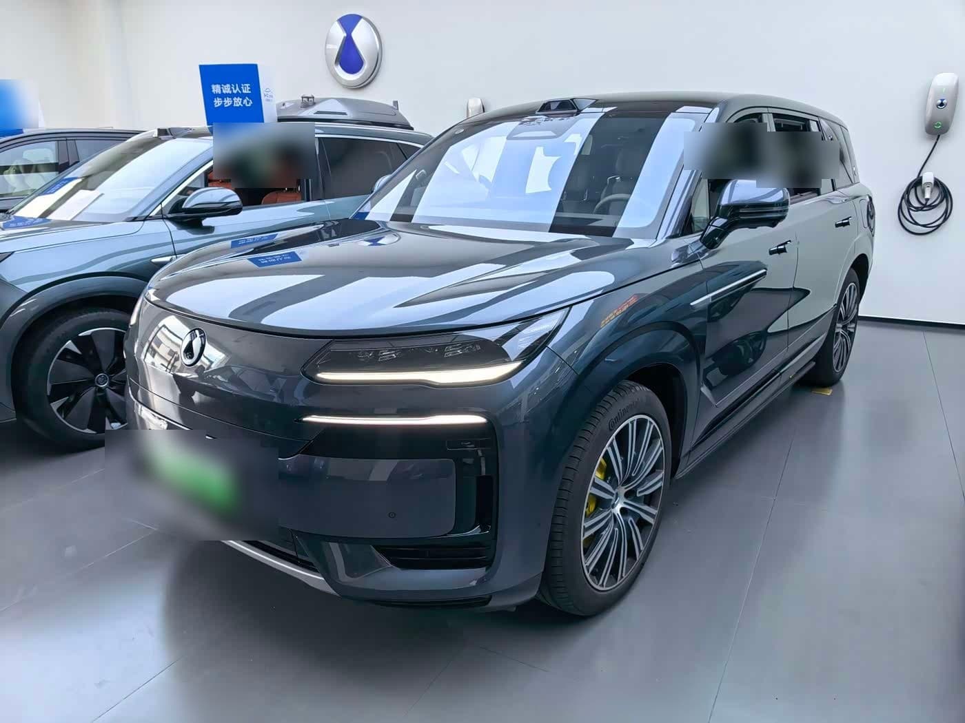 2025 Denza N9 front exterior