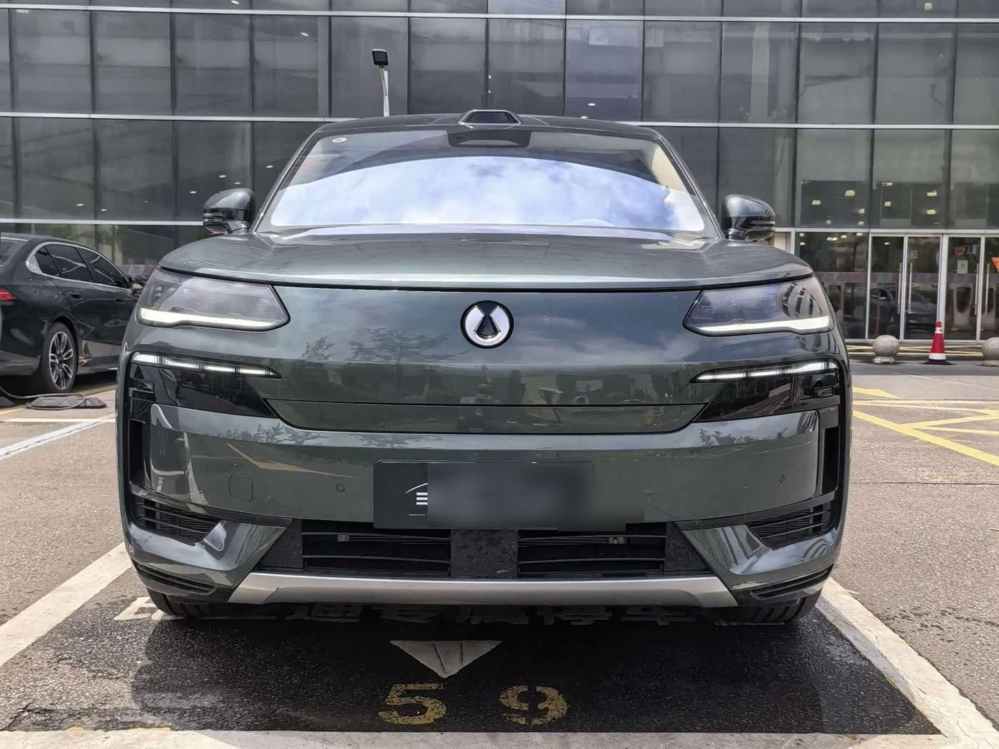 2025 Denza N9 front exterior