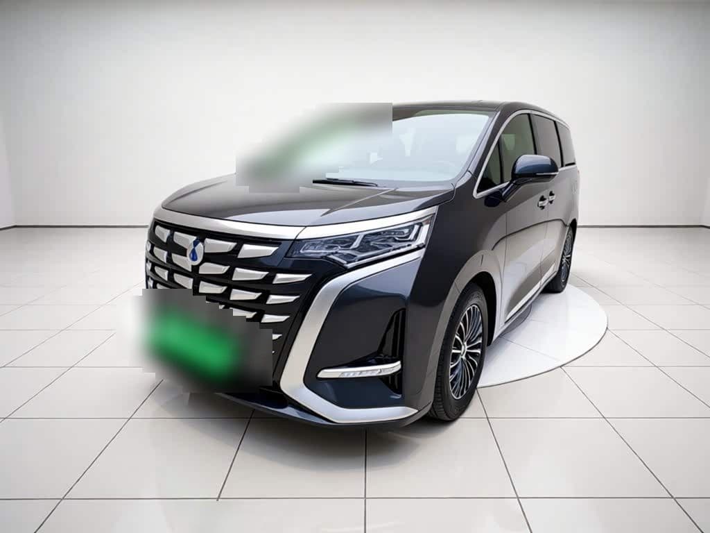 2024 Denza D9 front exterior