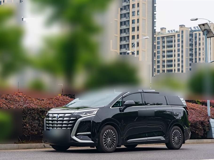 2024 Denza D9 front exterior