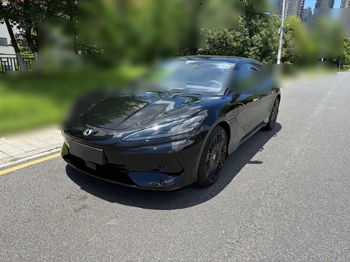 2024 Denza Z9GT front exterior