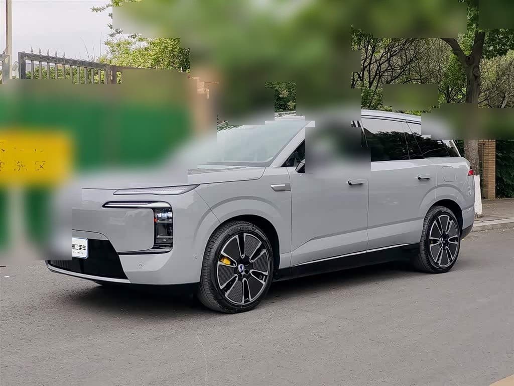2025 Denza N8L