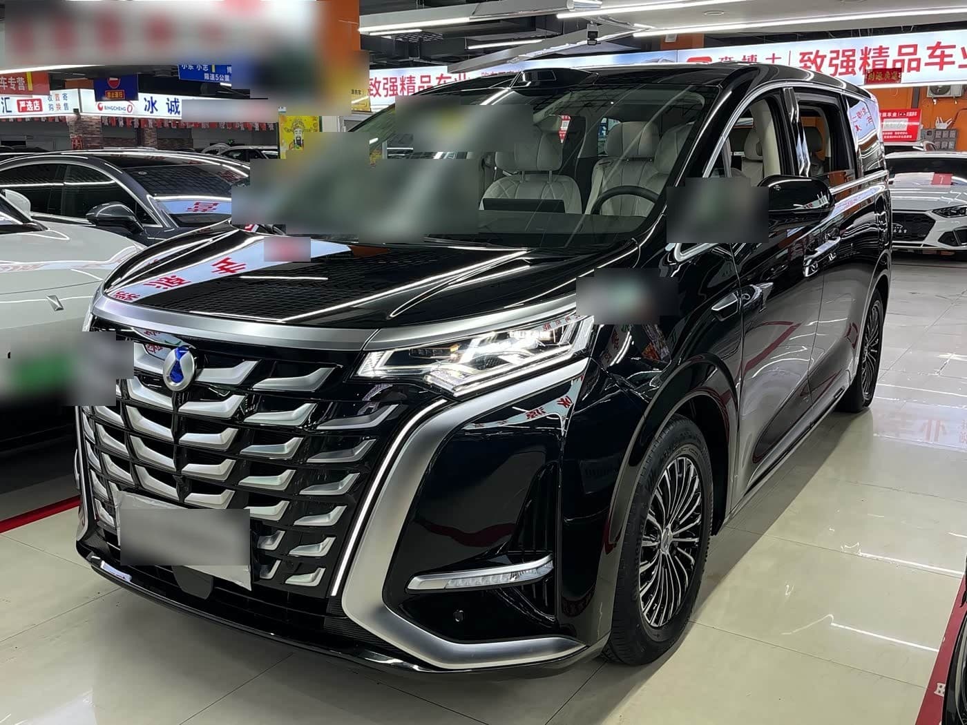 2024 Denza D9 front exterior