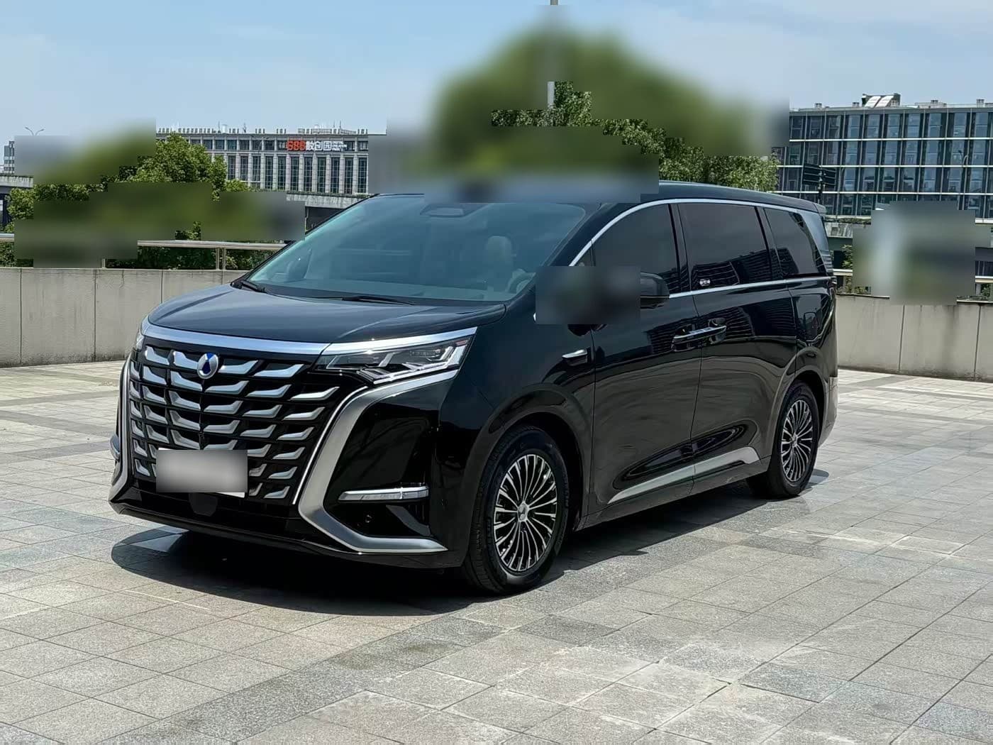 2024 Denza D9 front exterior