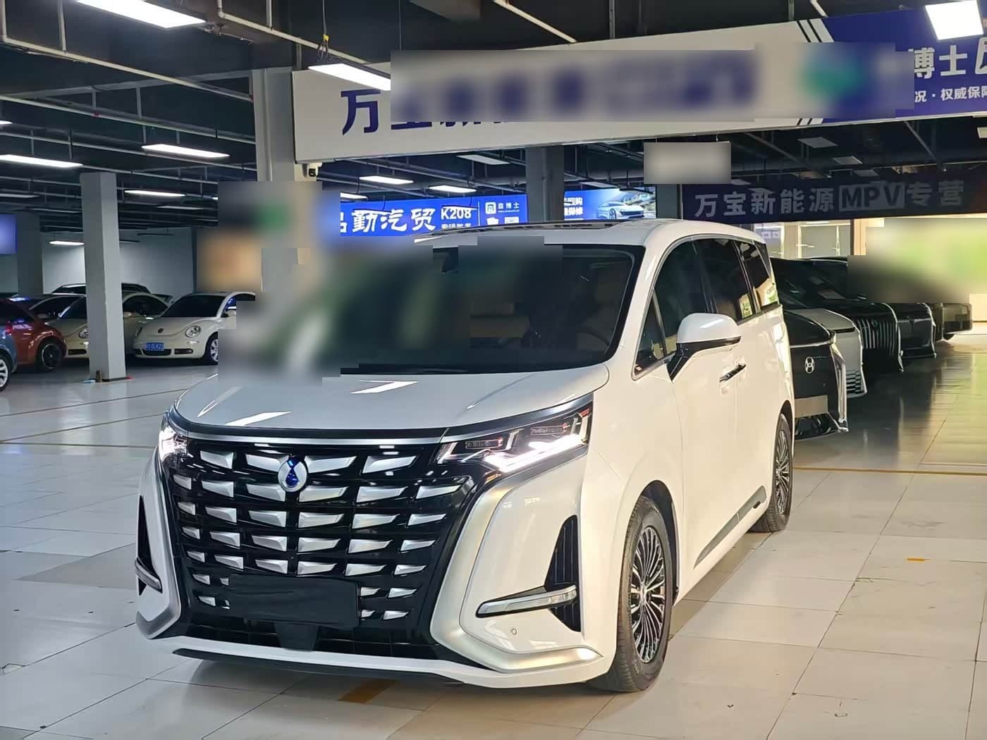 2024 Denza D9 front exterior