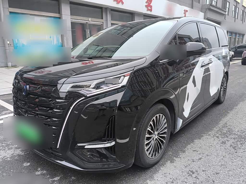 2024 Denza D9 front exterior