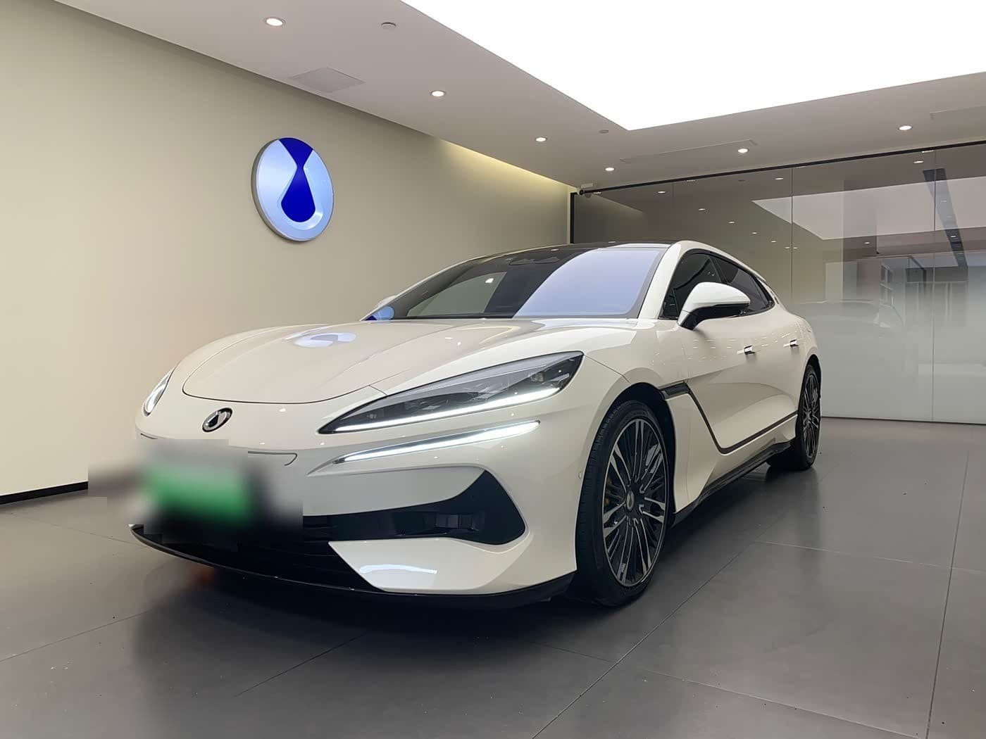 2024 Denza Z9GT front exterior