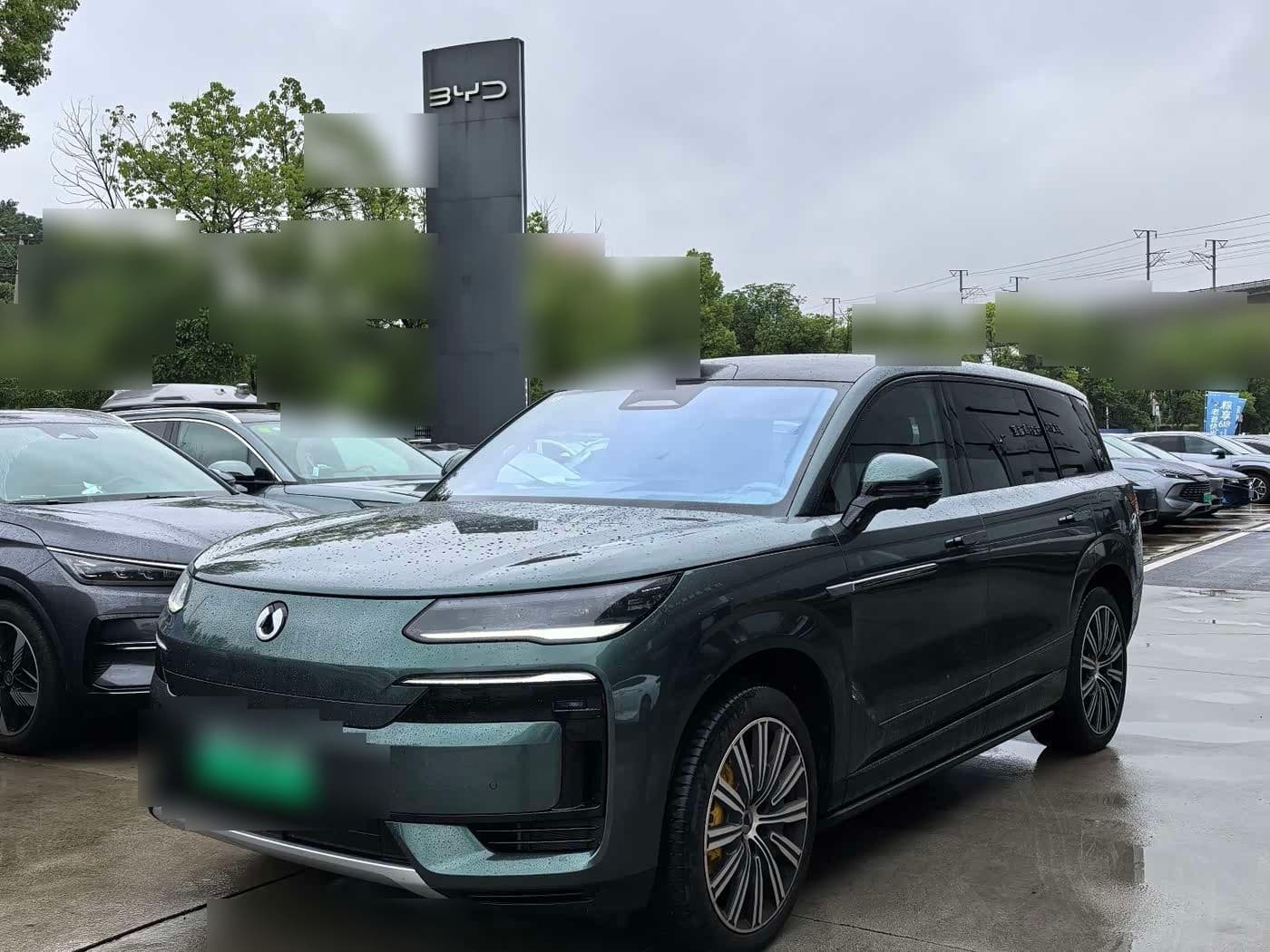 2025 Denza N9 front exterior