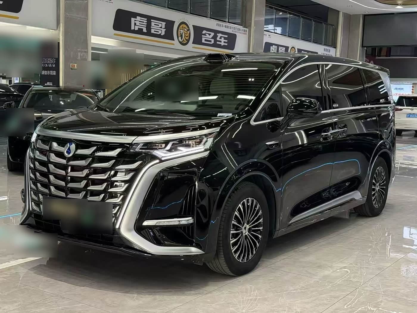 2024 Denza D9 front exterior