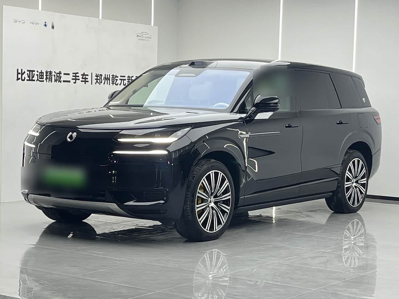 2025 Denza N9 front exterior