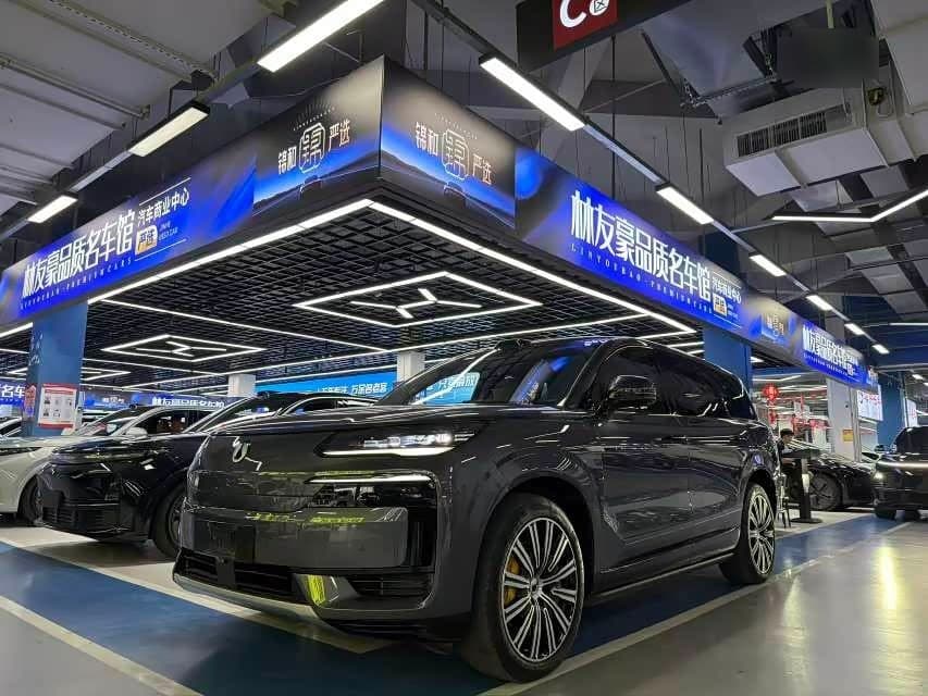 2025 Denza N9 front exterior