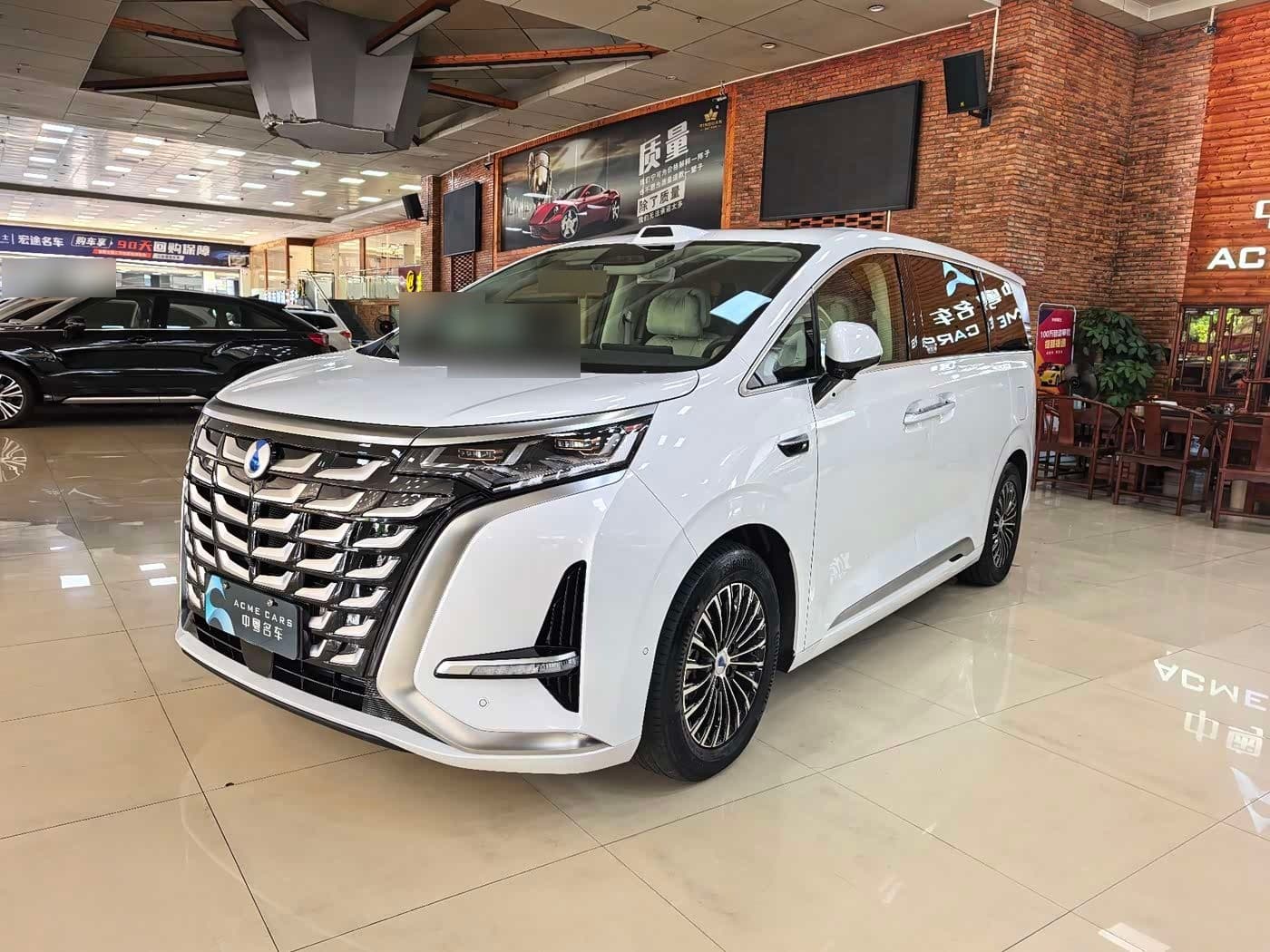 2024 Denza D9 front exterior