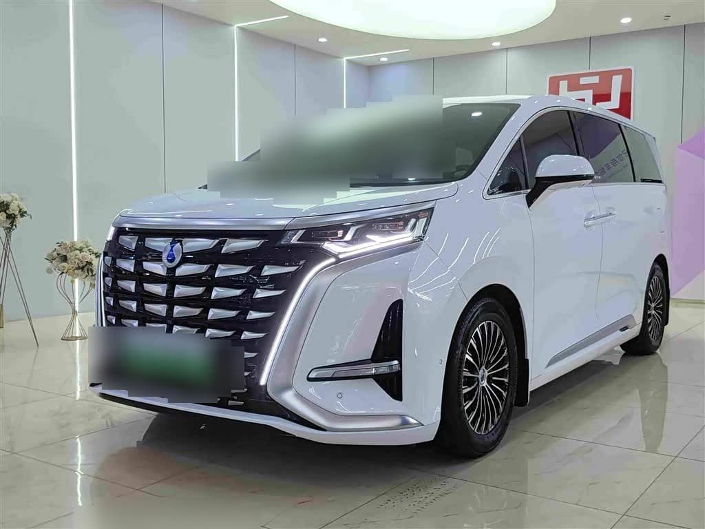 2024 Denza D9 front exterior