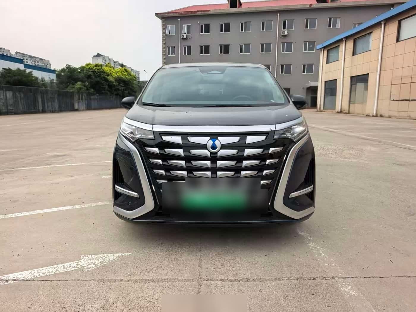 2024 Denza D9 front exterior