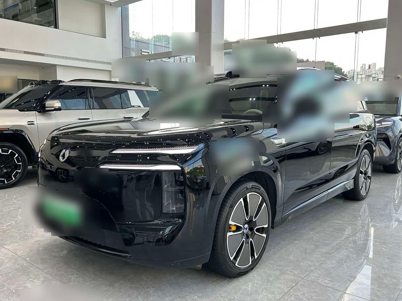 2025 Denza N8L front exterior