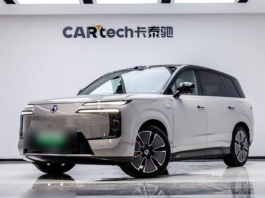2025 Denza N8L front exterior