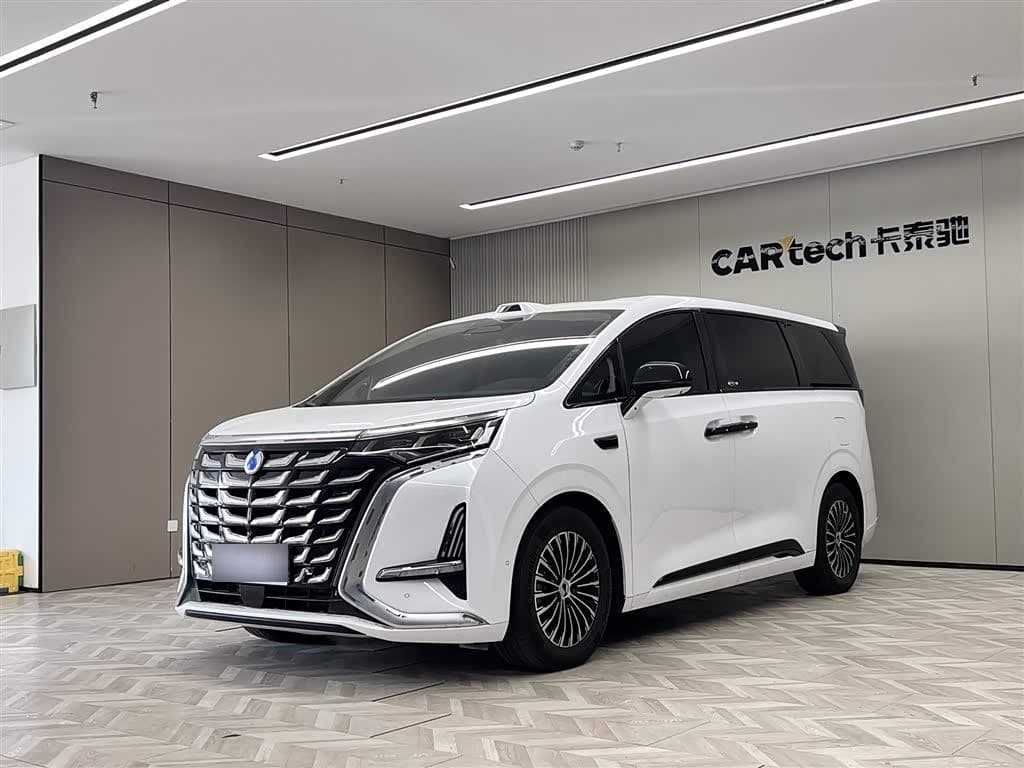 2024 Denza D9 front exterior