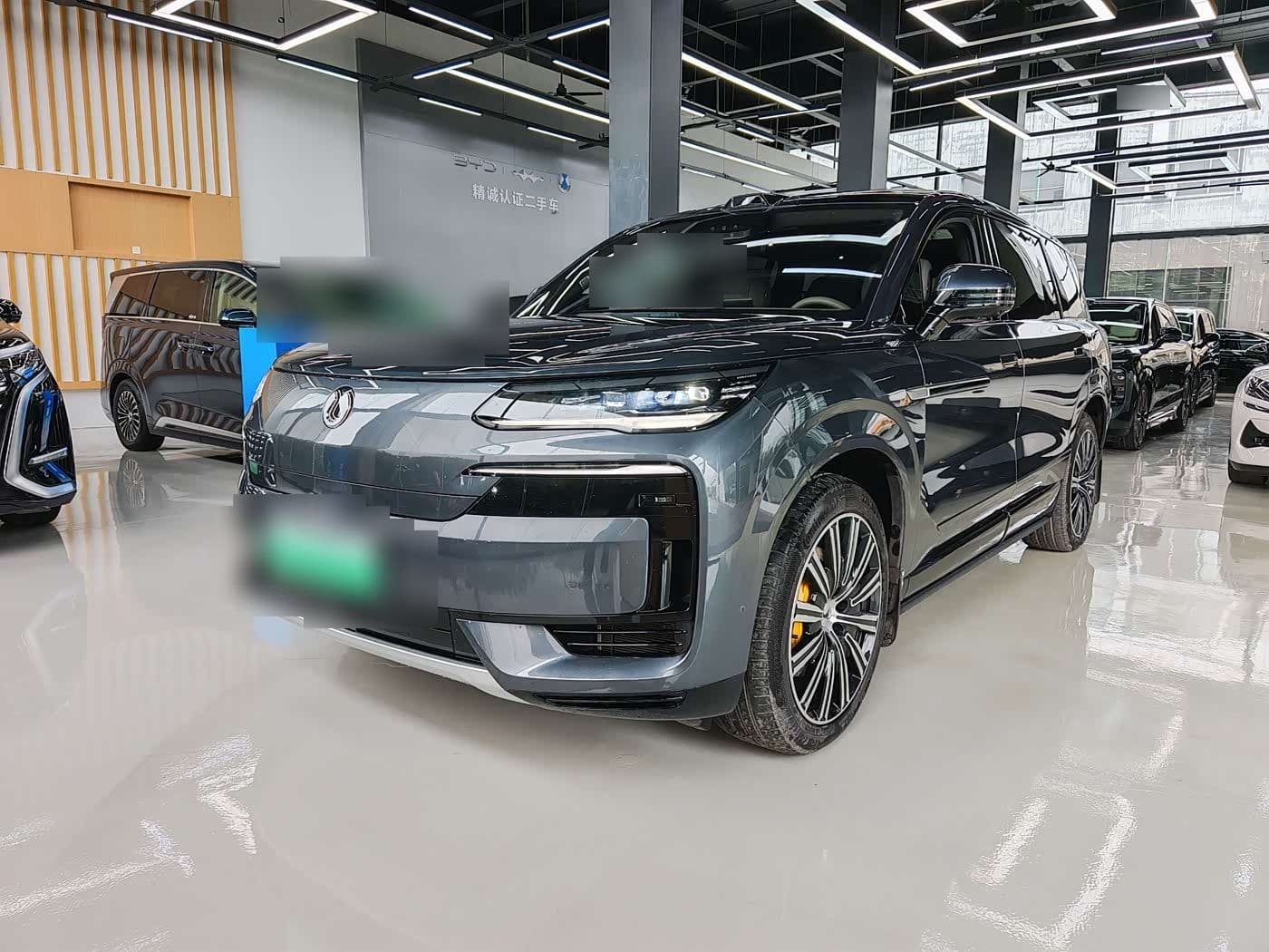 2025 Denza N9 front exterior