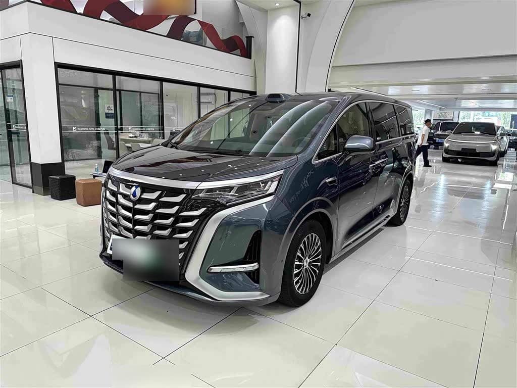 2024 Denza D9 front exterior