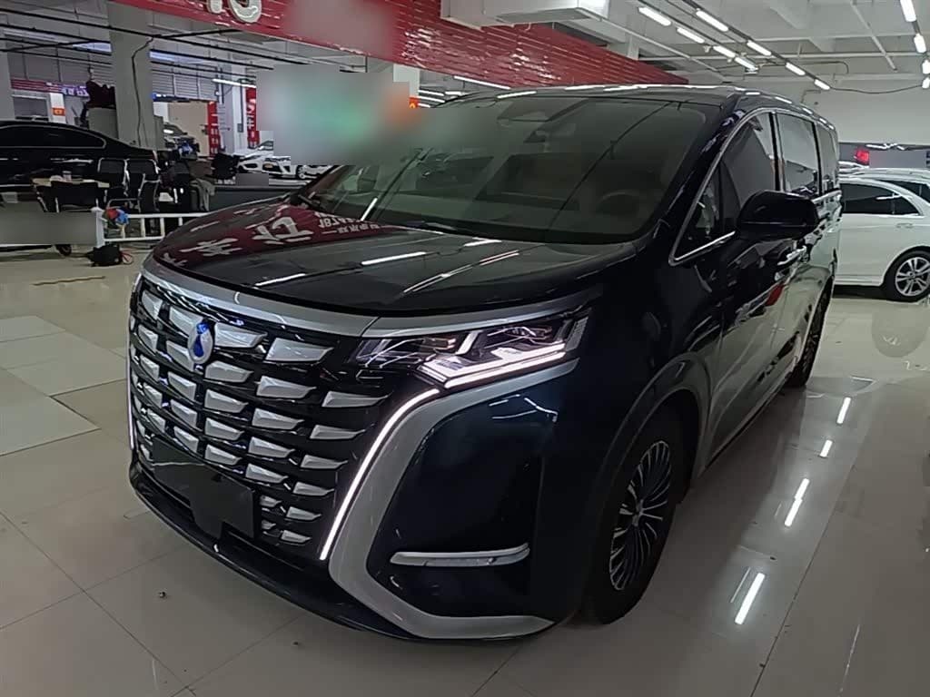 2024 Denza D9 front exterior